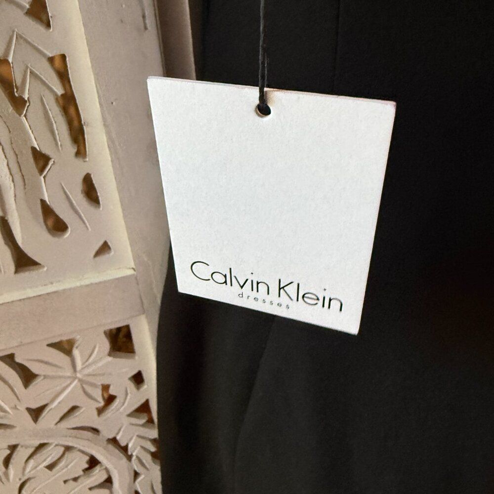 NWT Calvin Klein Black Cap Sleeve V Neck Wrap Dress Side Embossed Buckle Sz 4 - Picture 4 of 5